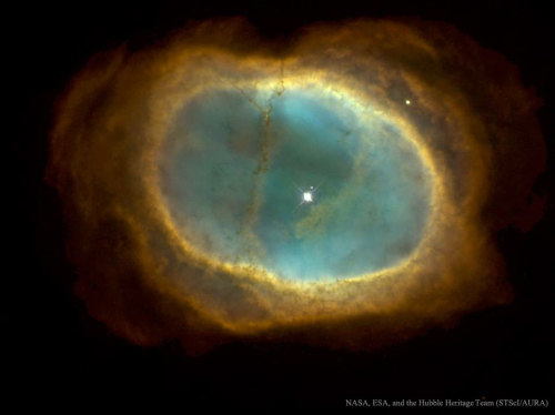 NGC 3132: The Eight Burst Nebula : Its the dim star, not the bright one, near the center of NGC 3132