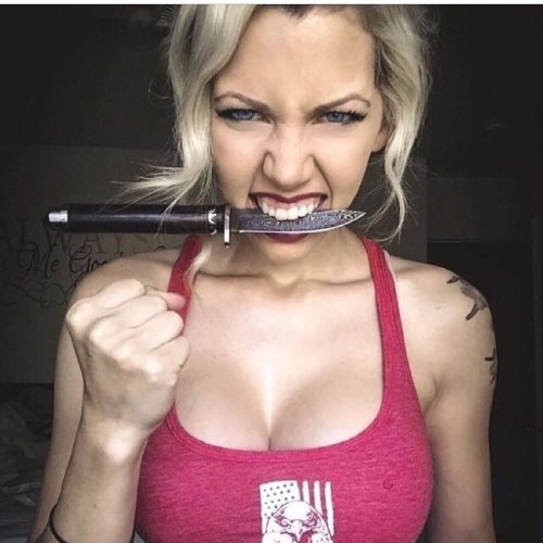 :@xo_breanne_xo :@bucknbearknives #BabesNBlades #BadassBabes DM for feature #sword #bombshell #babes