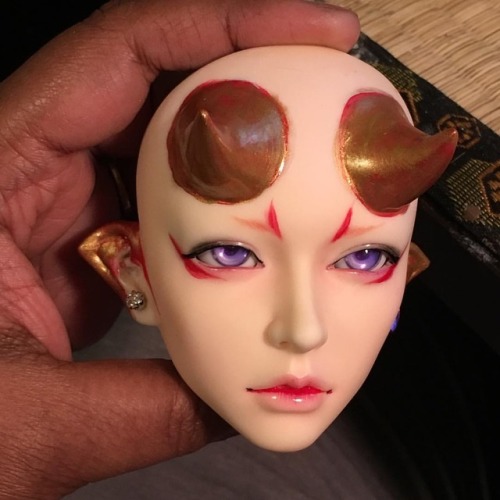 sicktress:Naomi also got a kabuki-esque faceup yesterday.*love*