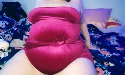 bellybaby98:Mmmm stuff me until my big, flabby, hanging double belly becomes a round orb of fat packed with food. 🐷🥰And then force me into my belt and watch it strain trying to contain my massive belly. 🥵😘