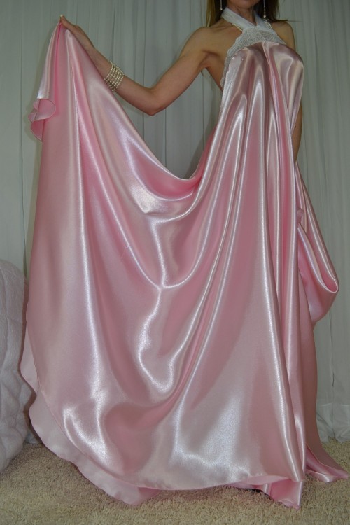 amarriedsissy: natashassecretbetweenus: secretbetweenus.com/products Luxurious in pink satin.