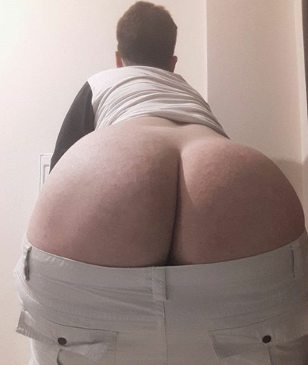 adictoalosculones:  Pinche culototototote delicioso de Albert (big booty Albert)😲😳😍😈🍑👅🍆💦