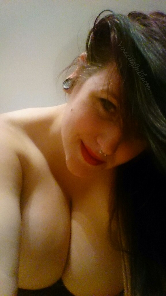 hamgard:  veracityinbloom:  Sometimes it’s good to be alone.  You are drop dead