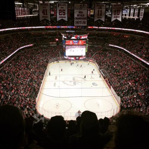 My happy place #CapsPens (at Verizon Center)