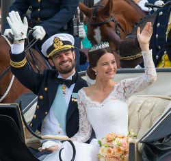 https://sv.wikipedia.org/wiki/Prinsessan_Sofia#/media/File:Prince_Carl_Philip_and_Princess_Sofia-2.jpghttps://sv.wikipedia.org/wiki/Prinsessan_Sofia