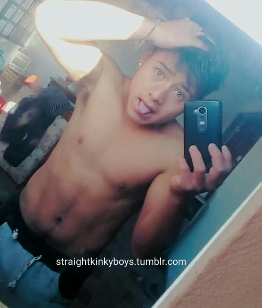 straightkinkyboys:  Anthony / 18 años / Estado de México¡Excelente martes!Hoy