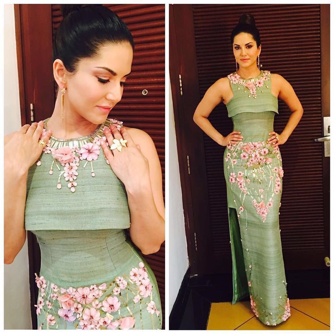 Outfit by @archanakoccharofficial earring &amp; rings by @eDesigns_mumbai styled