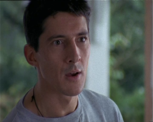 Methos screencaps * neck pornI think I mentioned recently that I’m really fond of Methos’s neck. So 