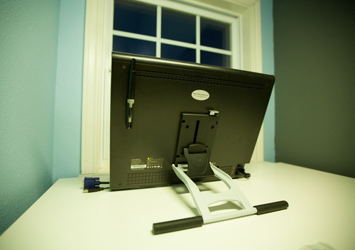 The Yiynova MSP19U Cintiq Alternative Swings porn pictures