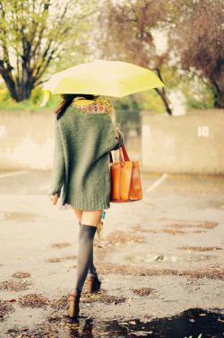 catiebriehart:  roxyserotica:  Summer showers x  Mmmmmm summer showers back home. Knowing the warmth and cuddles of a favorite sweater. Walking in the rain, I love the damp. ~CATIE~  Catie&hellip;I think it would be lovely to stomp around England with