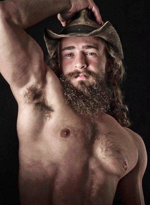 overmydadbody:  Because every twink deserves a huntsman. OverMyDadBody.tumblr.com  Fuuuckk yeah!