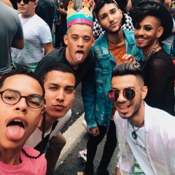 • bonde •  (em Parada do Orgulho LGBT de São Paulo - APOGLBT)