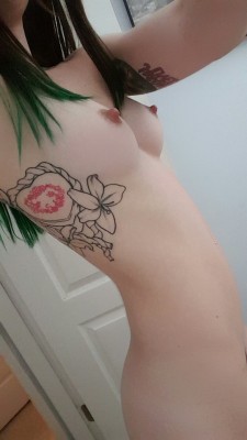 whorrorwhore:  Also, I just got a new tattoo.