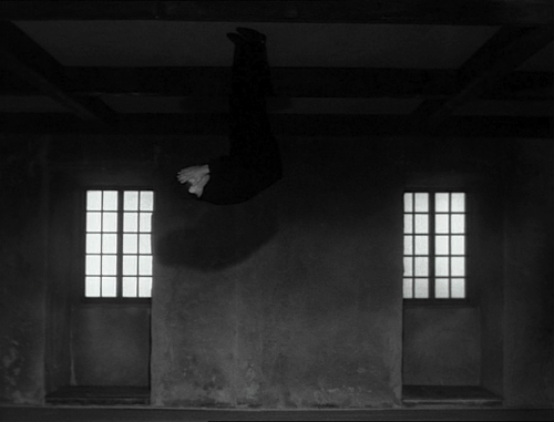 funeral-wreath:  ‘The old folks called it “the hour of the wolf”. It’s the hour when most people die, when most children are born. Now is when nightmares come to us.’ Vargtimmen (Hour of the Wolf), dir. Ingmar Bergman, 1968 