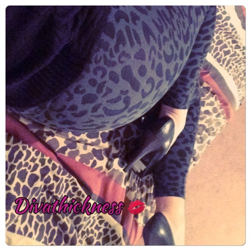 divathickness:  Happy Monday my sexies… Enjoy 💋