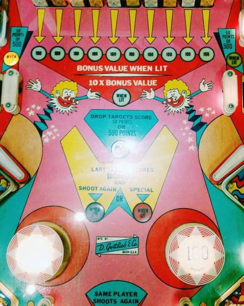 . . . #pinball #pinballmachine #vintage #retro #coop28 #losfeliz #game #bright #colorful #play #pi