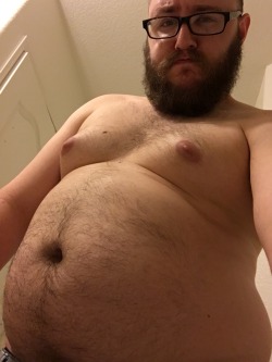 thejockcub:  Haven’t done a shirtless belly pic in a while. I feel beefier. ;)