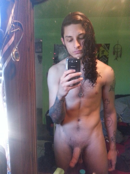 ...AND YET ANOTHER UNNECESSARY GAY NUDITY BLOG