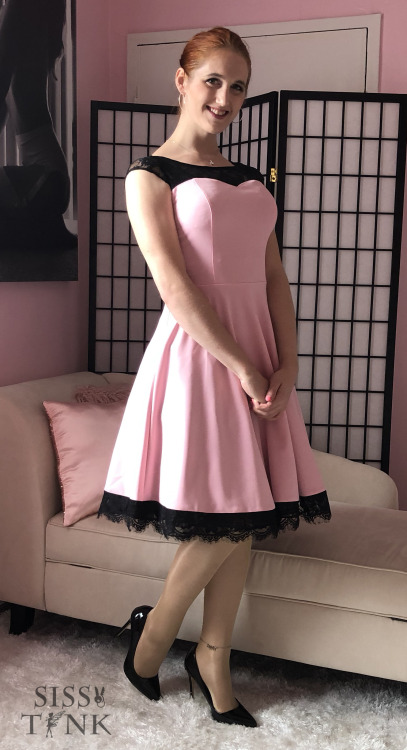 sissytink: Naughty Housewife ;) Become a Patreon!
