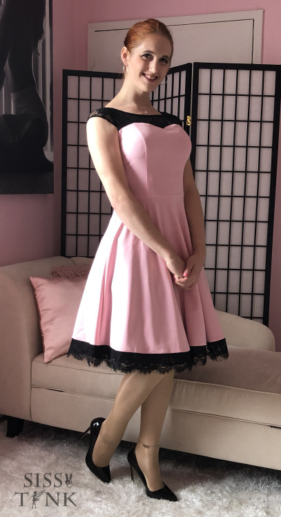 sissytink: Naughty Housewife ;)  Become a Patreon!