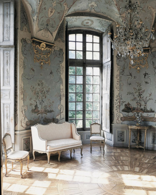 The Monarch The Chateau D Haroue Was Constructed Between 1720
