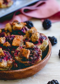 foodffs:  Blackberry Ginger French Toast