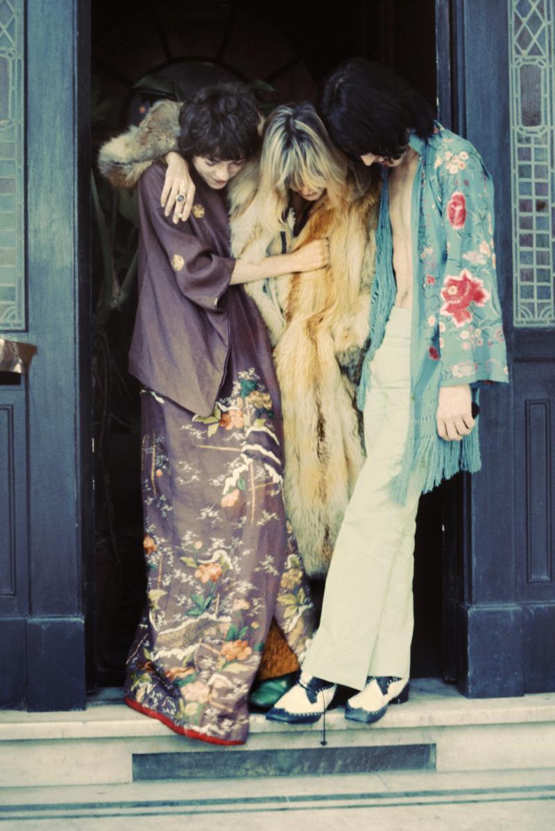 intothegloss:  Michele Breton, Anita Pallenberg and Mick Jagger on the 1968 set of