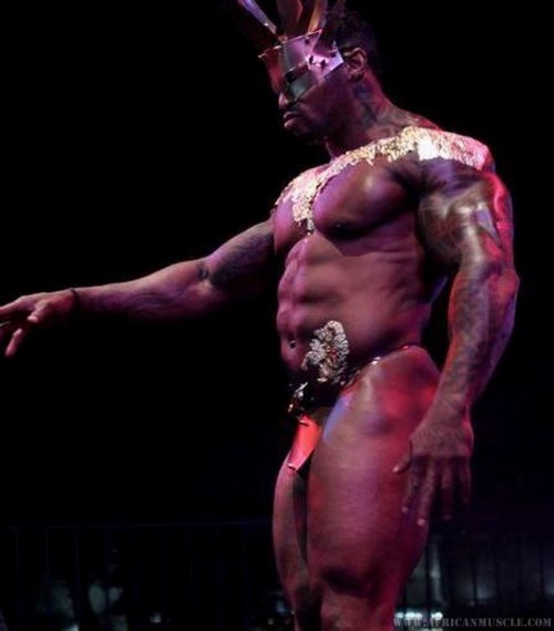 blkbugatti:  Thick masked man 