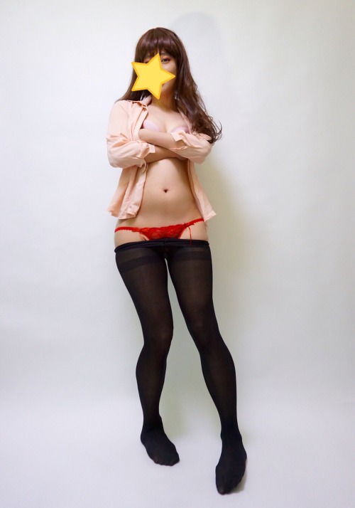 hersharkdetective: juniasthings: 이제 이러고 사진 찍긴 살짝 추워요! 아이쿠~보일러 하나 놔드려야겠네~~ㅠㅠ