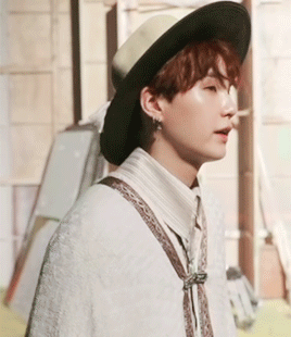 sgyoongi:what a look♡
