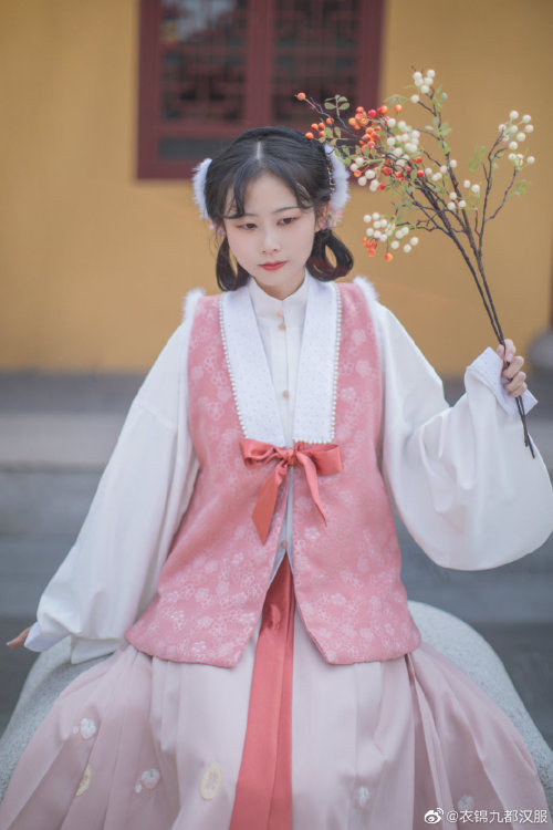 chinese hanfu by 衣锦九都汉服