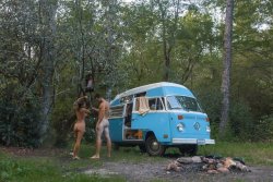 Camping in nature and enjoying it naked 😍