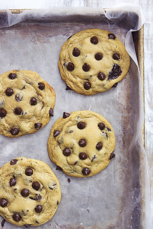 do-not-touch-my-food:  Hot Fudge Stuffed Chocolate Chip Cookies