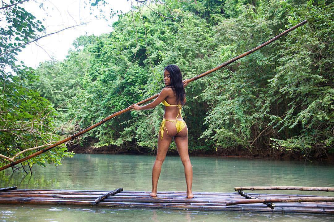viewjamaica:  Island life 🌴🇯🇲🌴👙👣 via @tokyodiiva #jamaica #jamaicans