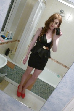 lucy-cd:  PicturesNew dress! I love it so