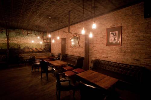 thewickedfawkes:  steampunktendencies:  Victoria Brown Bar, Buenos Aires, Argentine.  Stunning 