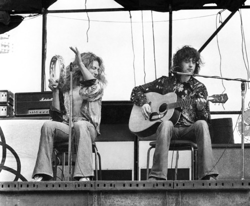 cum-inside-rock-n-roll: Led Zeppelin acoustic set, Australia, 1972.