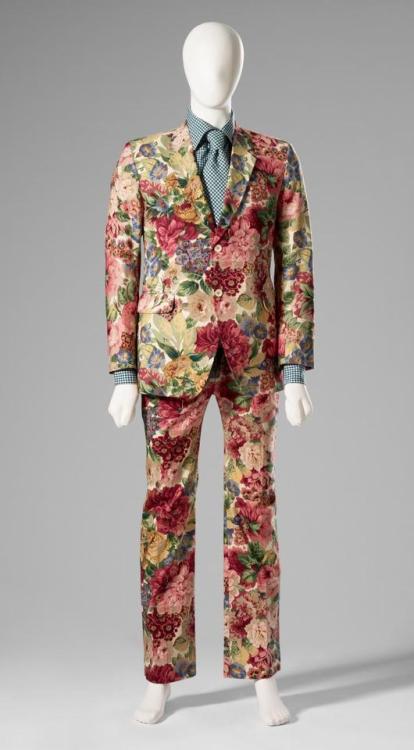 fashionsfromhistory: Sanderson Suit WORLD / COUTURE 1997 National Gallery of Victoria, Melbourne