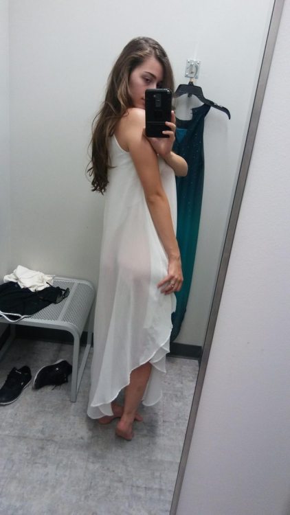 SEND ME YOUR UPSKIRT CREEPSHOTS! 100K FOLLOWER