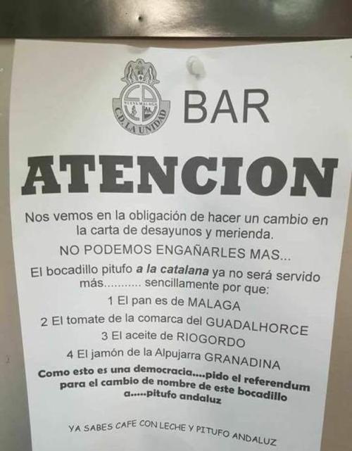 El bar C.D. Unidad en el barrio de Nueva Málaga ha conseguido una notable relevancia en los dos últimos días gracias a un cartel que avisa del cambio de nombre de su “famoso pitufo a la catalana”, convertido, por obra y gracia del procés, en un