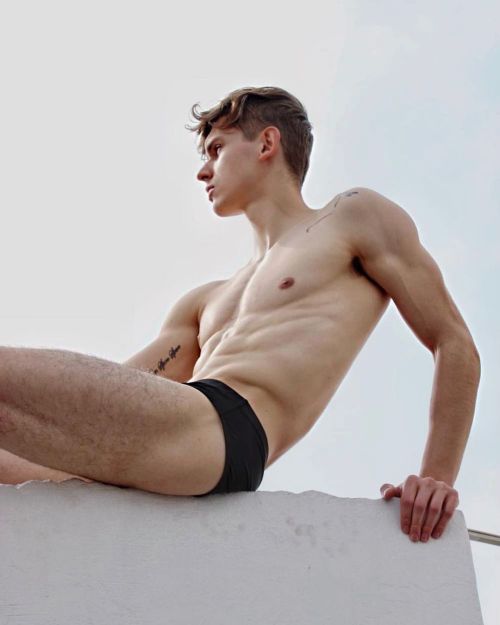 cutiepit:guys-moments:  Bartek Sanocki   -|-