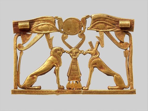 dwellerinthelibrary:This Twelfth Dynasty pectoral depicts Horus in the form of a hieracosphinx, faci