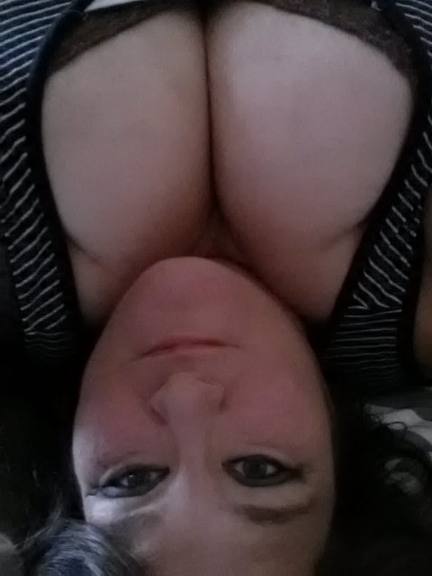 wickedlywenchy:  Just hangin out ;-)