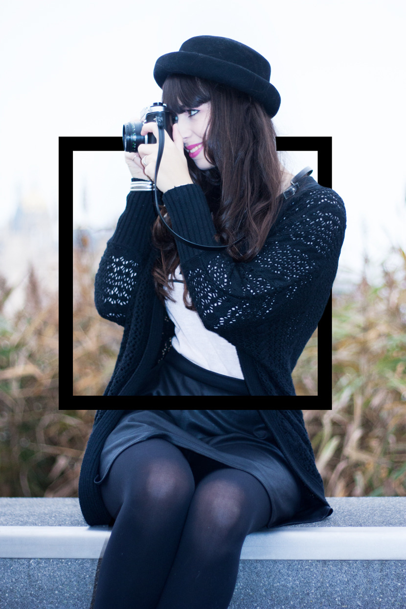 tightsobsession:  My eyes take photos.Via Belle Melange.