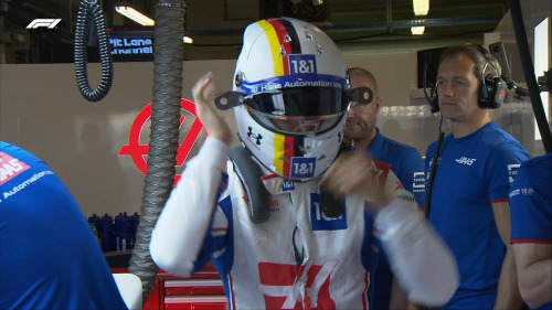 F1 Mick With His Special #DankeSeb Helmet ☺️