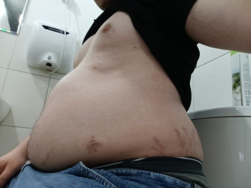 I Still In Same Weight But Belly Don't Stop Growing)))