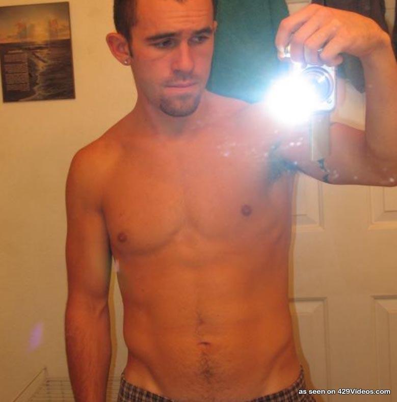 gaypornfrenchy:  Jolis amateurs.