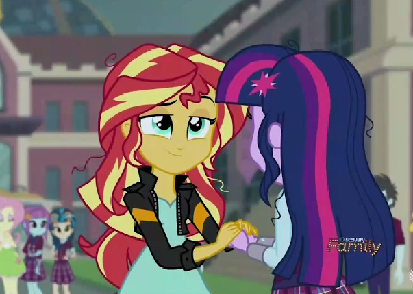 pewycert:  look at how gay these 2 are. these fuckin lesbian horse people. they are