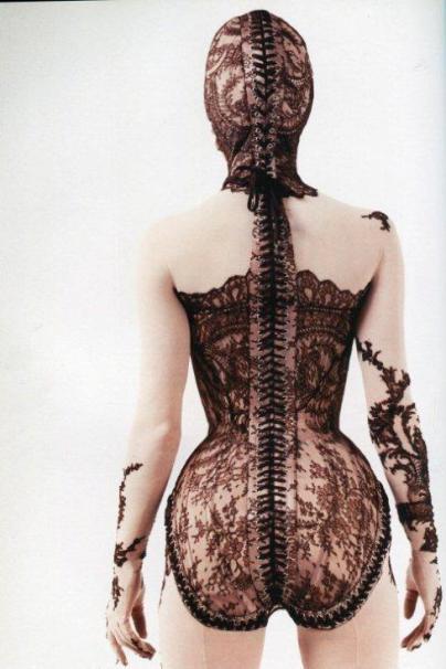 msbehavoyeur:  Mr. Pearl moved to London in 1994, setting up shop as a corsetier.