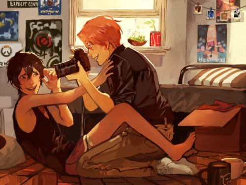 velocesmells: Lillium just uses the camera to snap pictures of Iris 95% of the time (Characters from